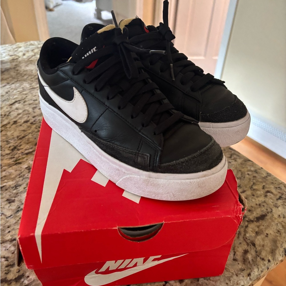 Nike low top leather sneakers